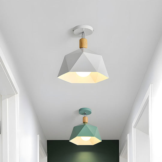 Läila – Scandinavische Plafondlamp met Geometrisch Design & Houten Accent