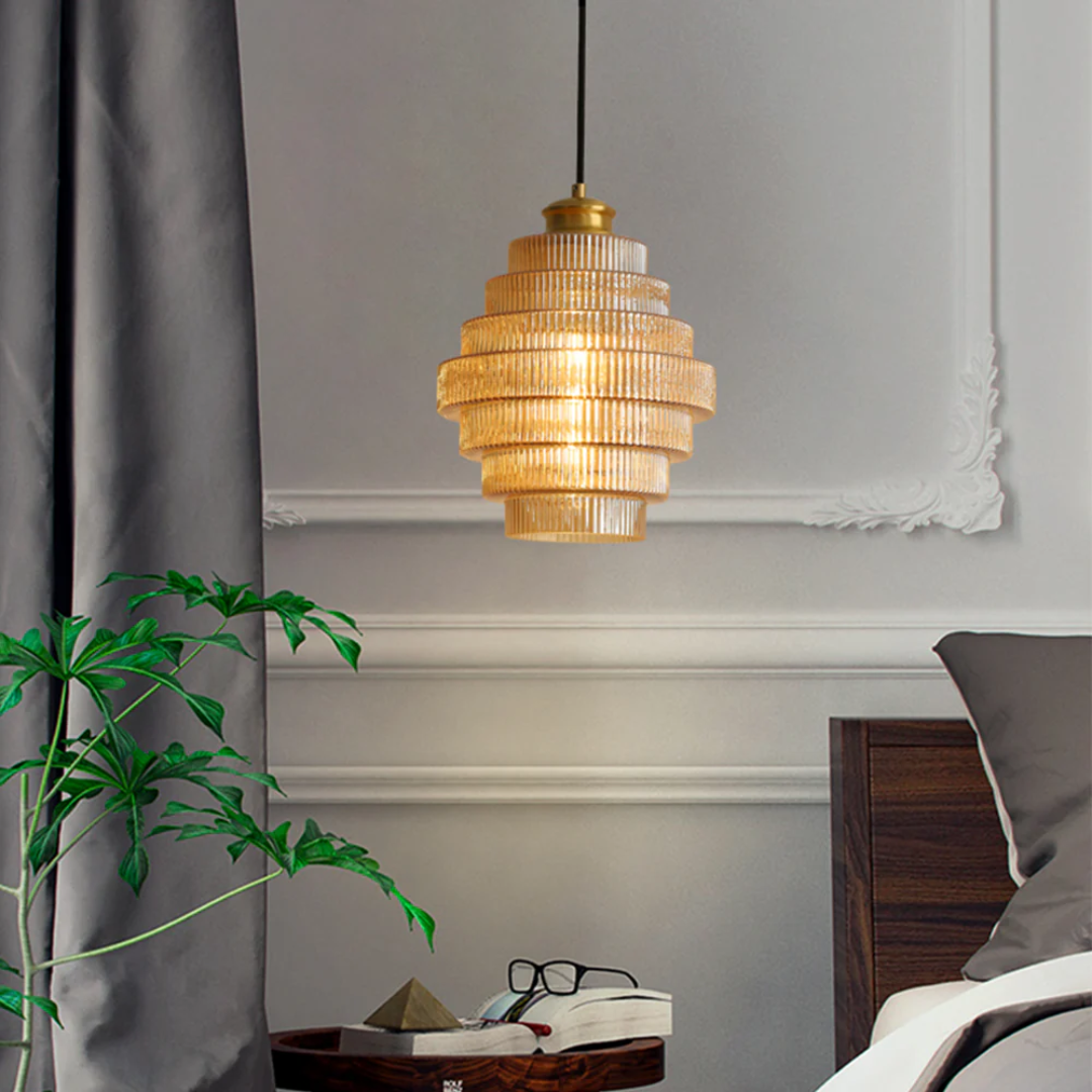 Golvende Glazen Hanglamp met Geribbelde Kap en Messing Details