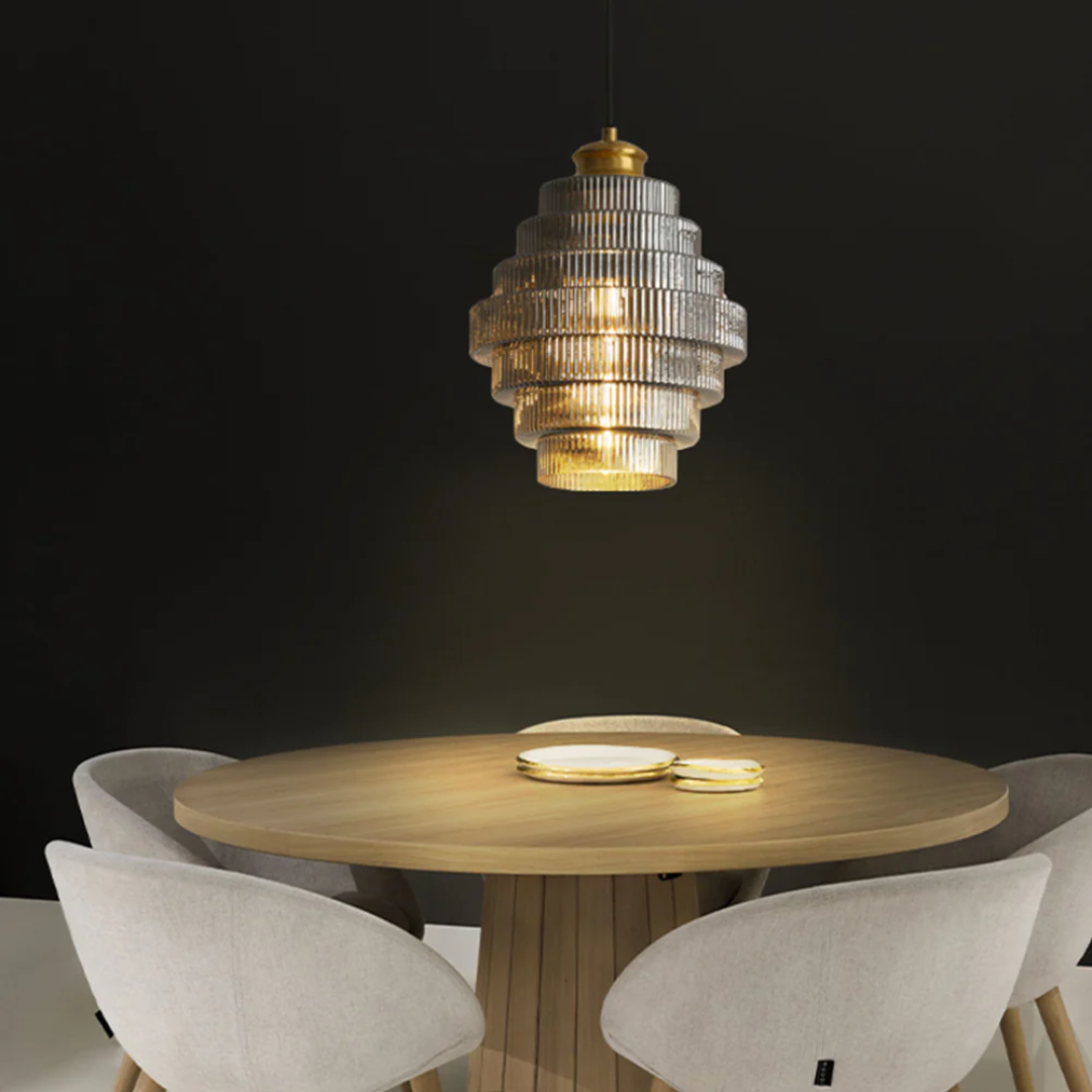 Golvende Glazen Hanglamp met Geribbelde Kap en Messing Details