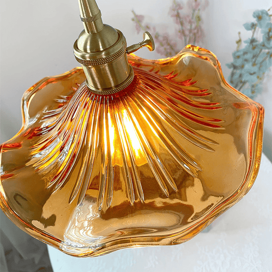 Elegante Glazen Hibiscusbloem Hanglamp met Stijlvol Design