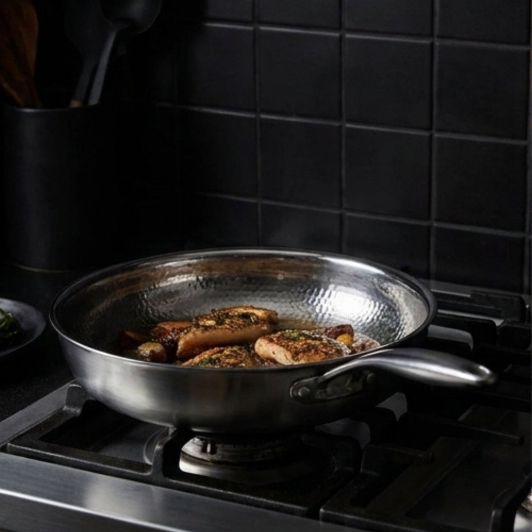 Gehamerde Titanium Pan