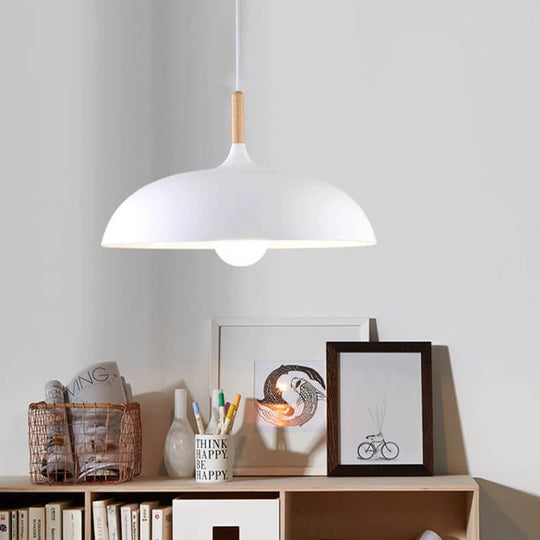 Kleurrijke Metalen Hanglamp met Houten Accent – Twee Maten