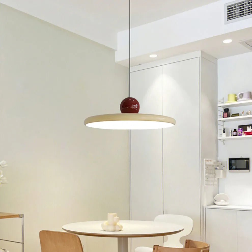 Scandinavische Design Hanglamp met Kleurrijke Metalen Afwerking en LED Verlichting